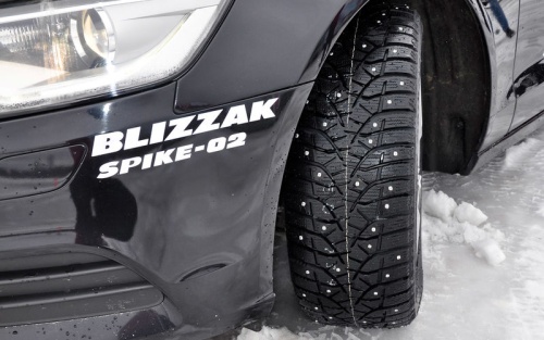 Bridgestone Blizzak Spike-02 215/65R16 98T